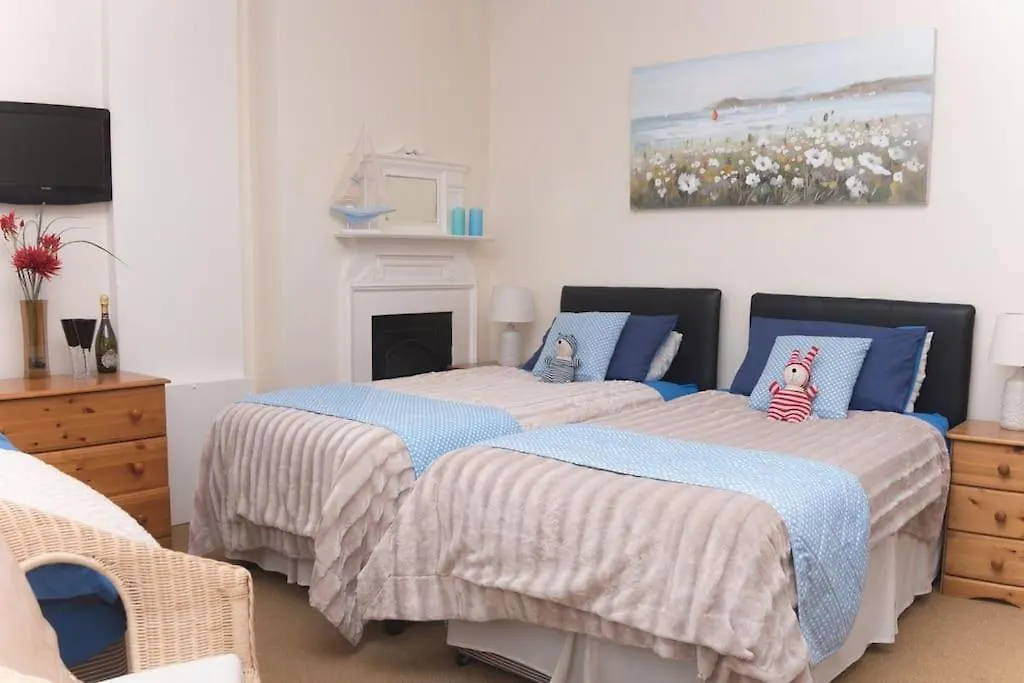 The Bournemouth Villa By The Sea, Sleeps 32
