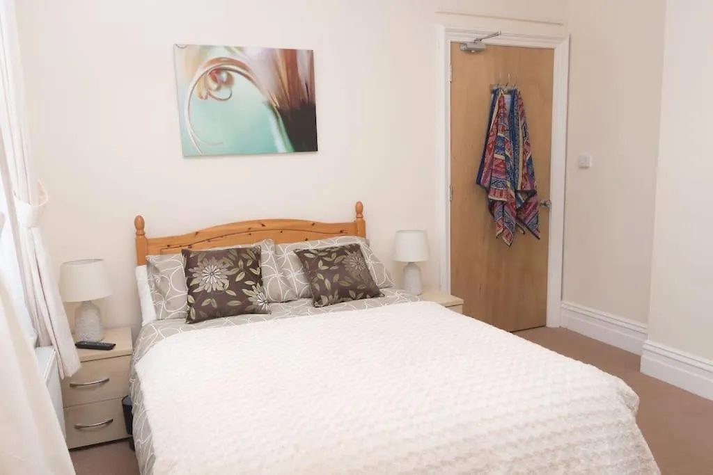 The Bournemouth Villa By The Sea, Sleeps 32 United Kingdom